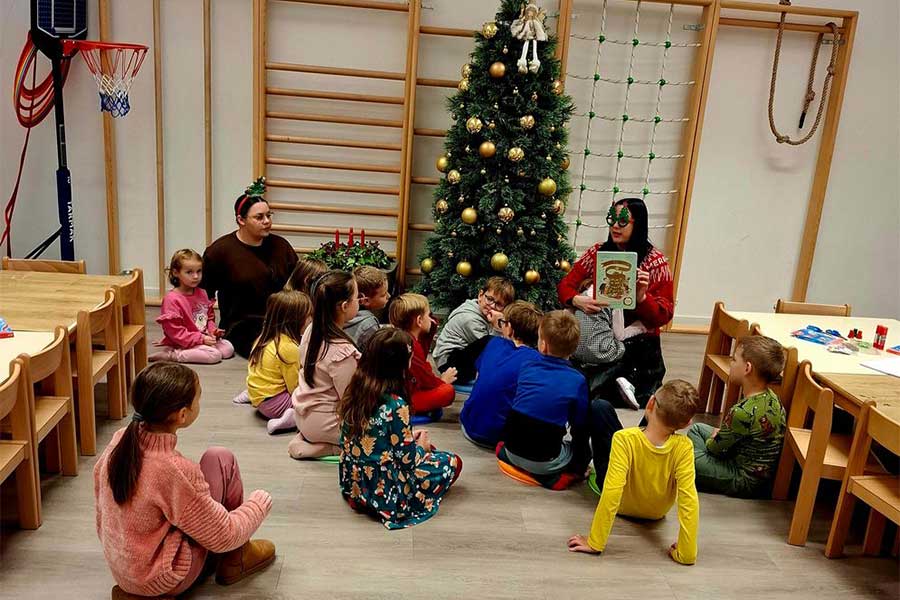 Božićna pričaonica